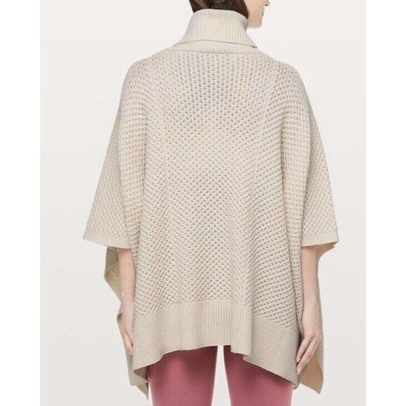 Lululemon Rolling In The Warmth One Size Turtleneck Wool Cable Knit Poncho New - Picture 4 of 8